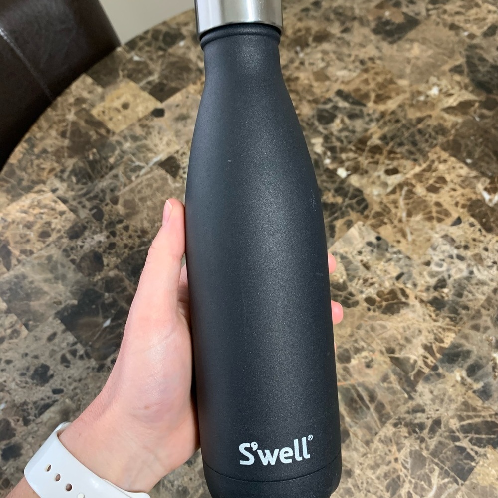 Swell water bottle